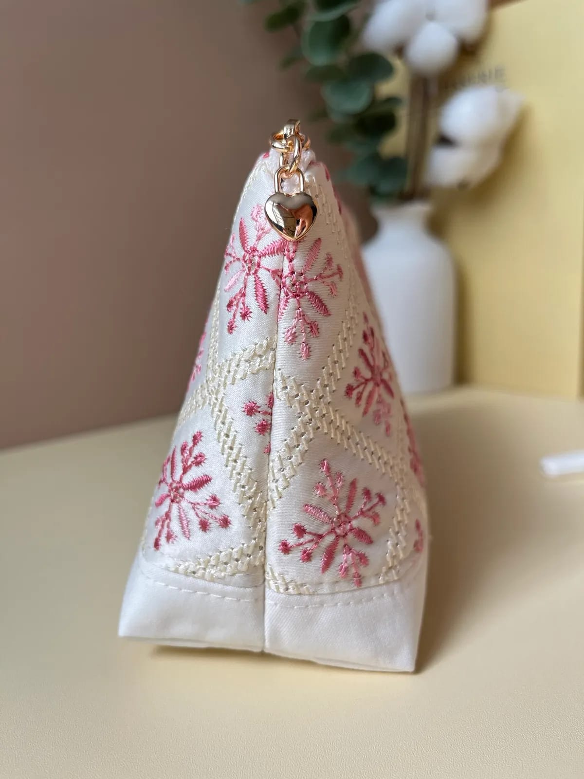 刺绣拼布立体收纳袋—珍珠白雪花星芒(深粉红)